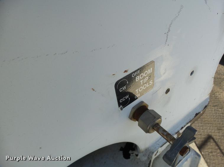 image for item K5612 2007 International 7300 bucket truck