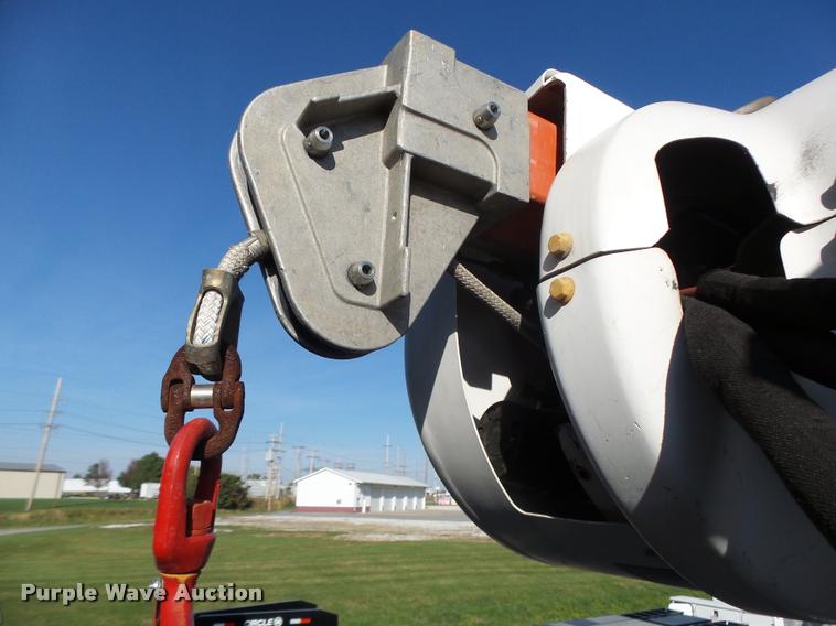 image for item K5612 2007 International 7300 bucket truck