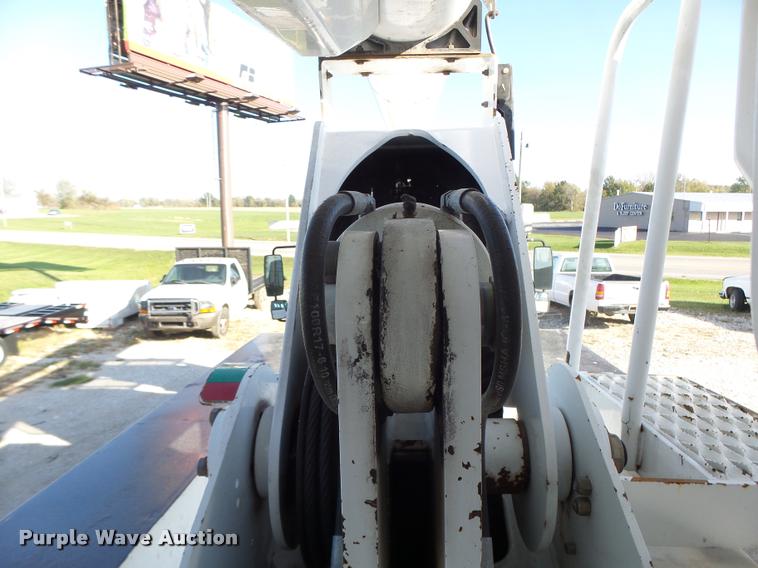 image for item K5612 2007 International 7300 bucket truck