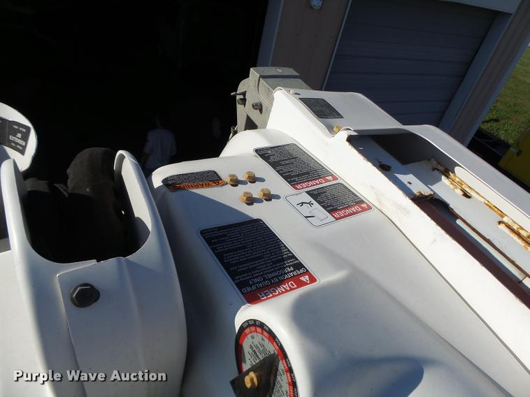 image for item K5612 2007 International 7300 bucket truck