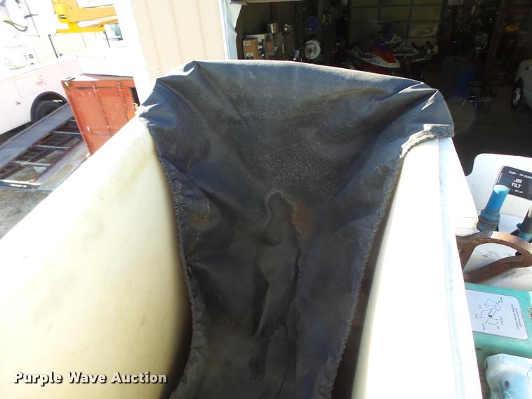 image for item K5612 2007 International 7300 bucket truck