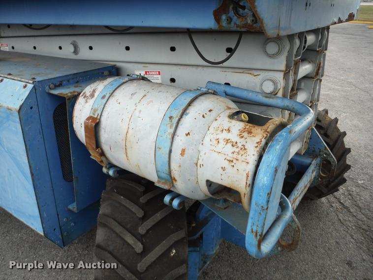 image for item K7710 1999 Genie GS-3268RT scissor lift