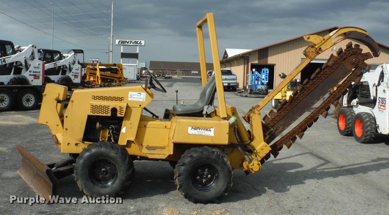 image for item K7712 1998 Vermeer V3550A trencher