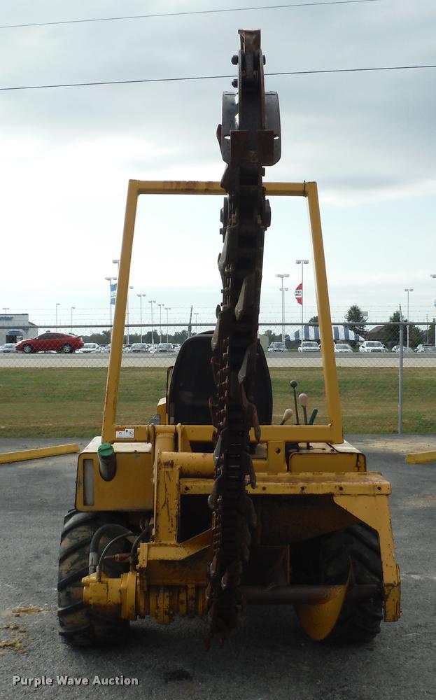 image for item K7712 1998 Vermeer V3550A trencher