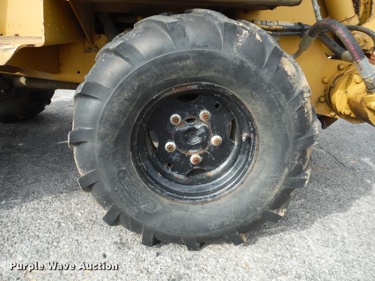 image for item K7712 1998 Vermeer V3550A trencher