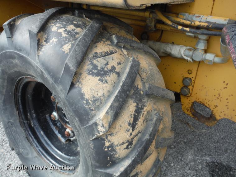 image for item K7712 1998 Vermeer V3550A trencher