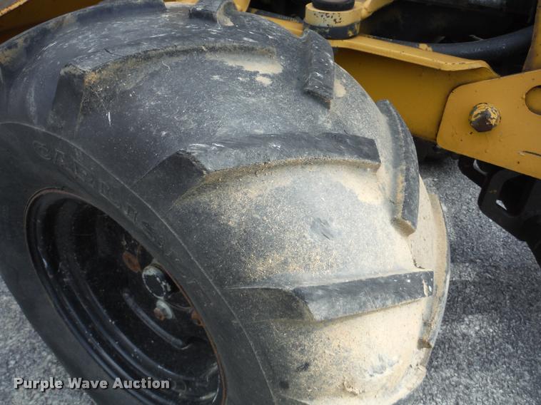 image for item K7712 1998 Vermeer V3550A trencher