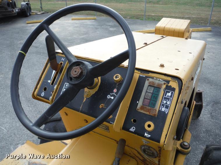 image for item K7712 1998 Vermeer V3550A trencher