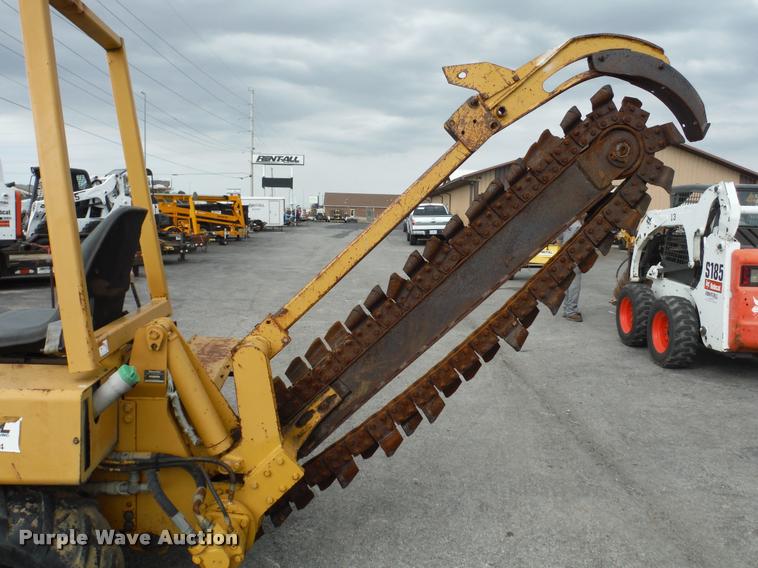 image for item K7712 1998 Vermeer V3550A trencher