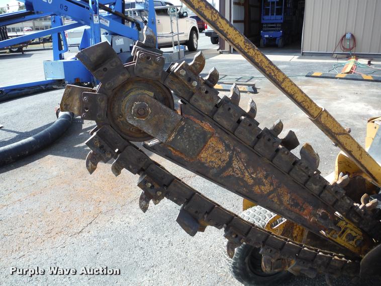 image for item K7713 2008 Vermeer RT200 trencher