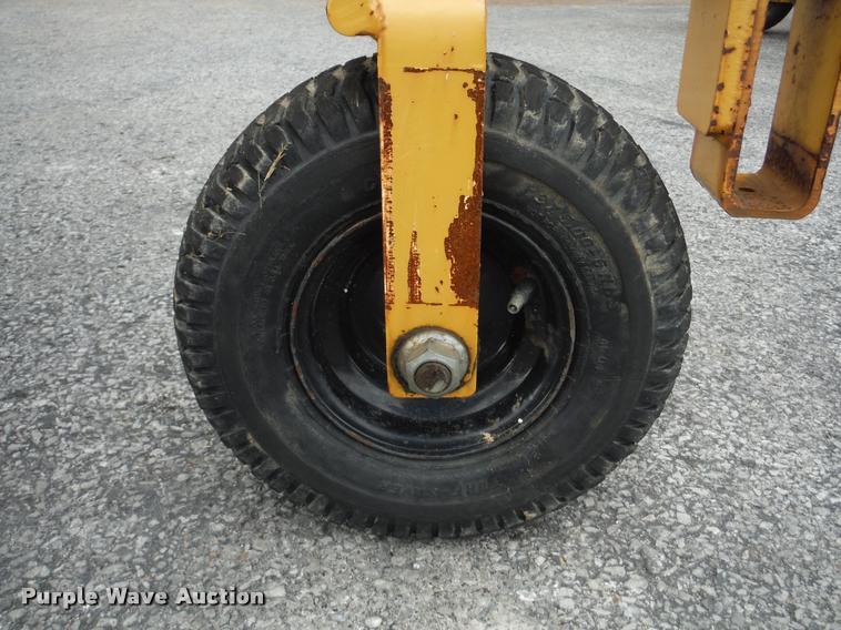 image for item K7714 2009 Vermeer SC252 stump grinder