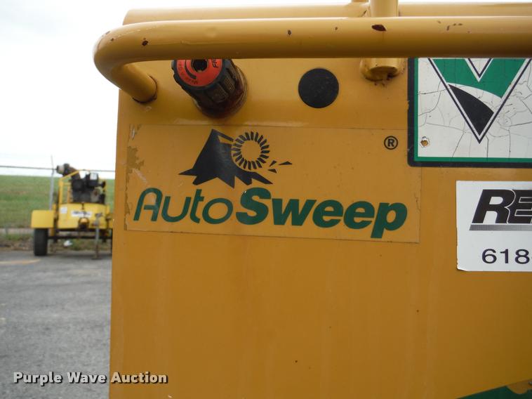 image for item K7714 2009 Vermeer SC252 stump grinder