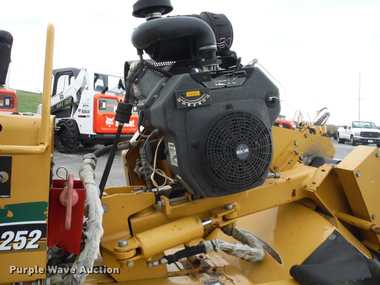 image for item K7714 2009 Vermeer SC252 stump grinder