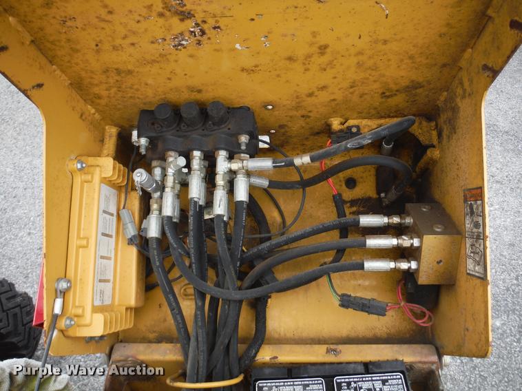 image for item K7714 2009 Vermeer SC252 stump grinder