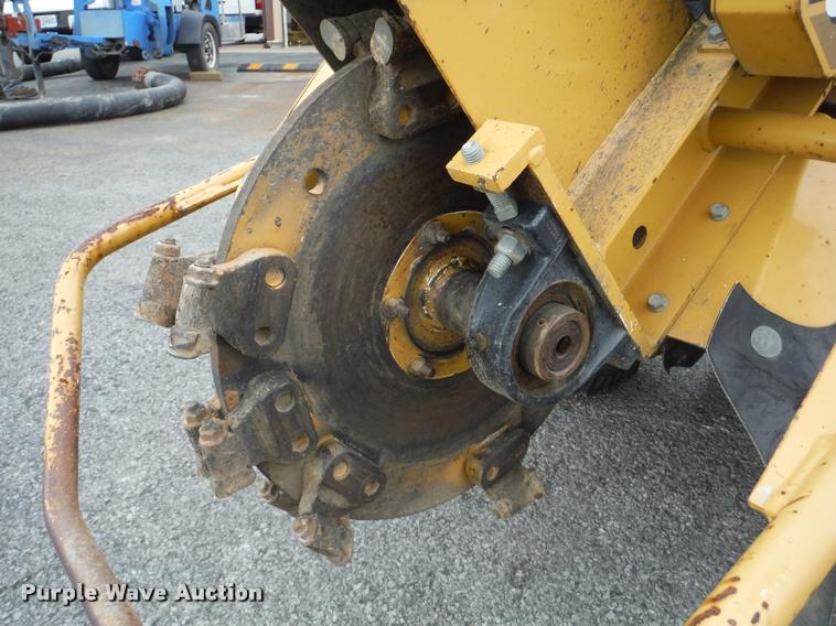 image for item K7714 2009 Vermeer SC252 stump grinder