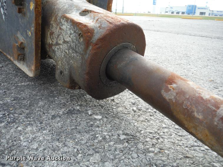 image for item K7716 2010 Okada Top 35 skid steer breaker