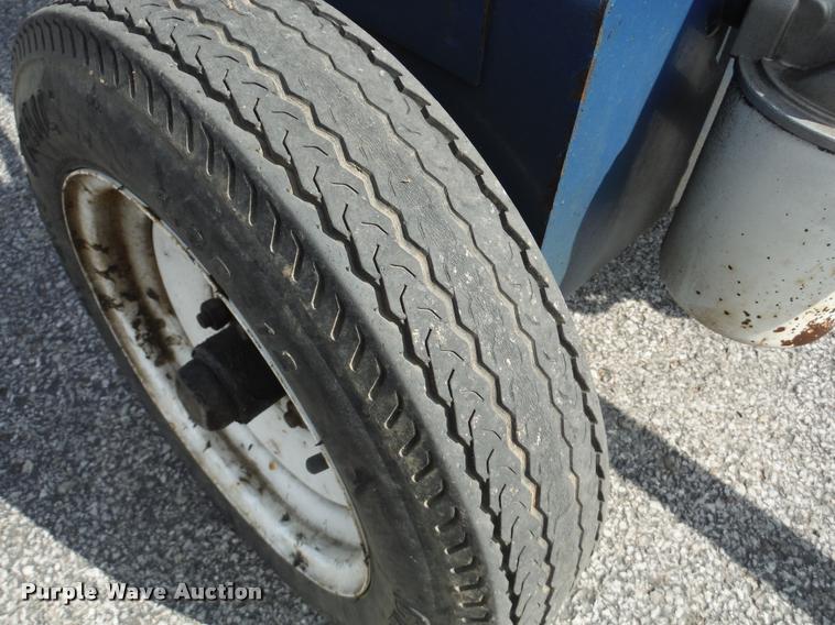 image for item K7717 2006 Iron & Oak BHVH3405 wood splitter