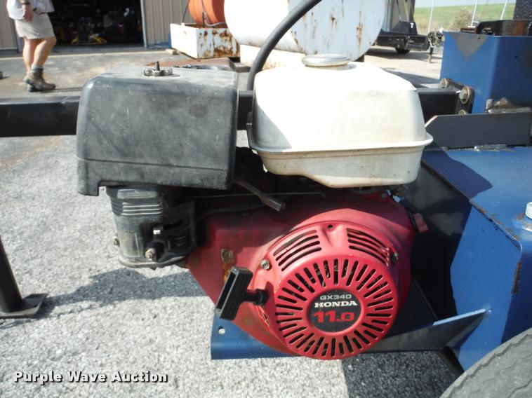 image for item K7717 2006 Iron & Oak BHVH3405 wood splitter