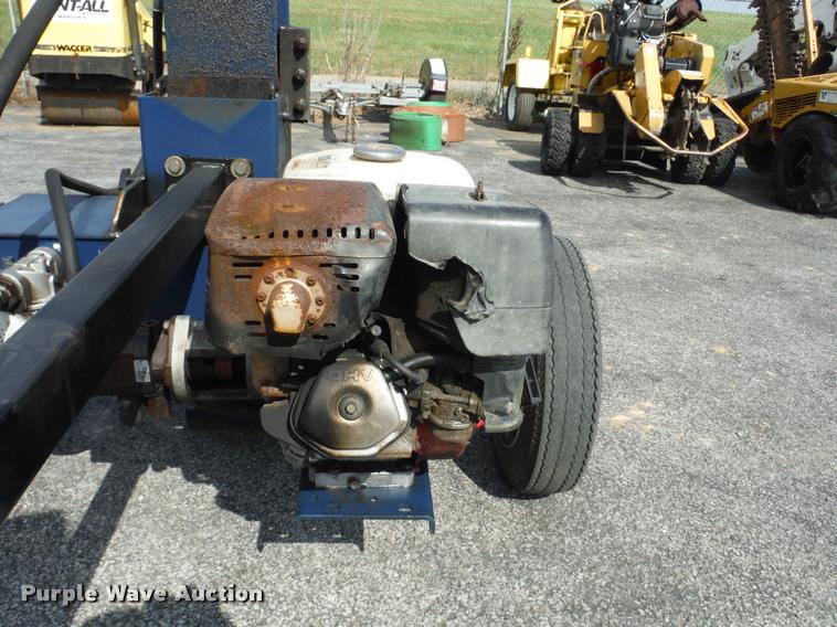 image for item K7717 2006 Iron & Oak BHVH3405 wood splitter