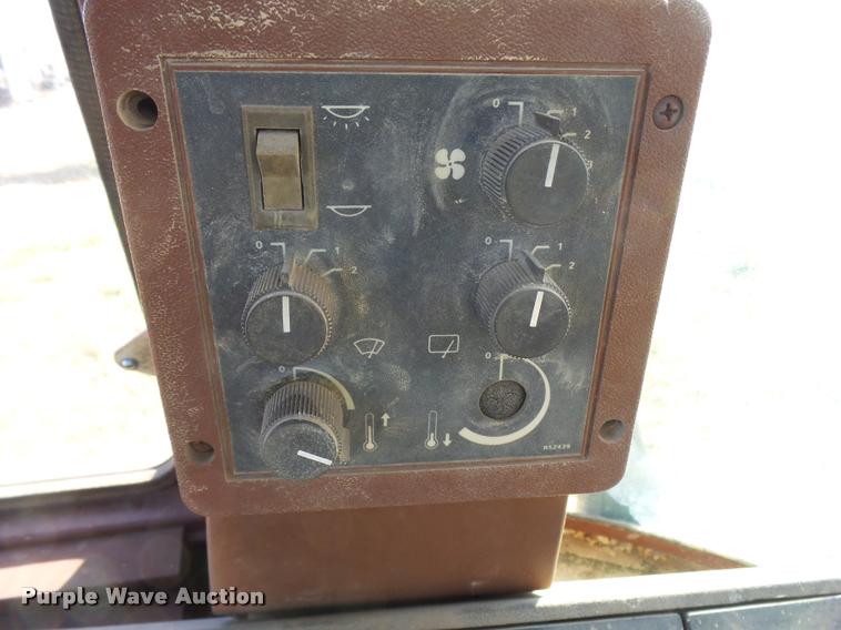 image for item L3298 1987 Case 580K backhoe