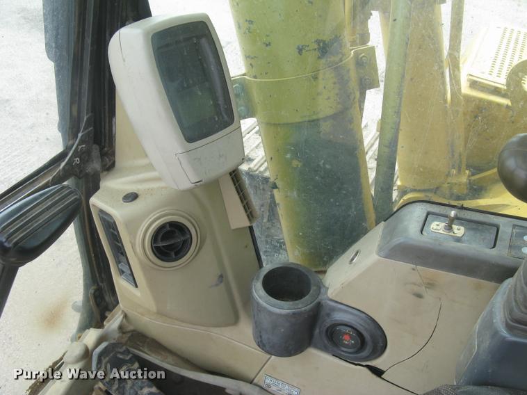 image for item L3869 2005 Caterpillar 330C L excavator