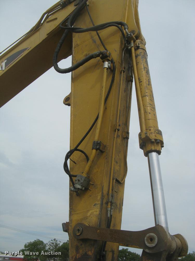 image for item L3869 2005 Caterpillar 330C L excavator