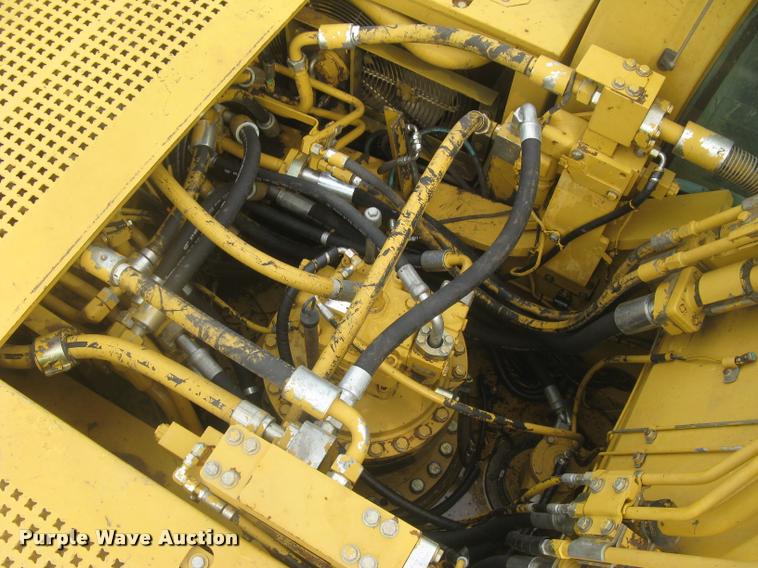 image for item L3869 2005 Caterpillar 330C L excavator