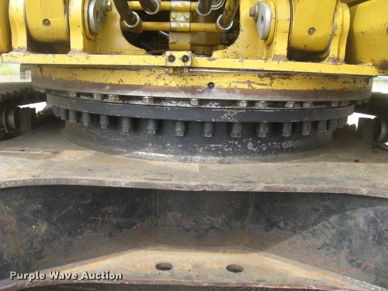 image for item L3869 2005 Caterpillar 330C L excavator