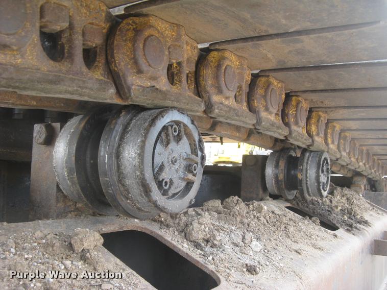 image for item L3869 2005 Caterpillar 330C L excavator