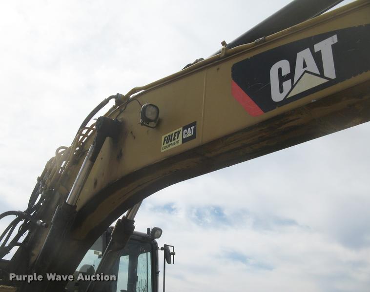 image for item L3897 2009 Caterpillar 328D LCR excavator