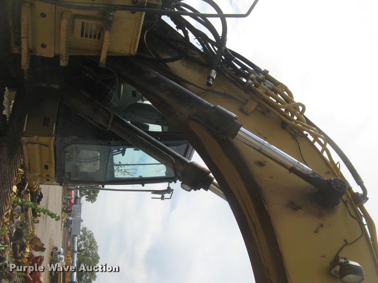 image for item L3897 2009 Caterpillar 328D LCR excavator