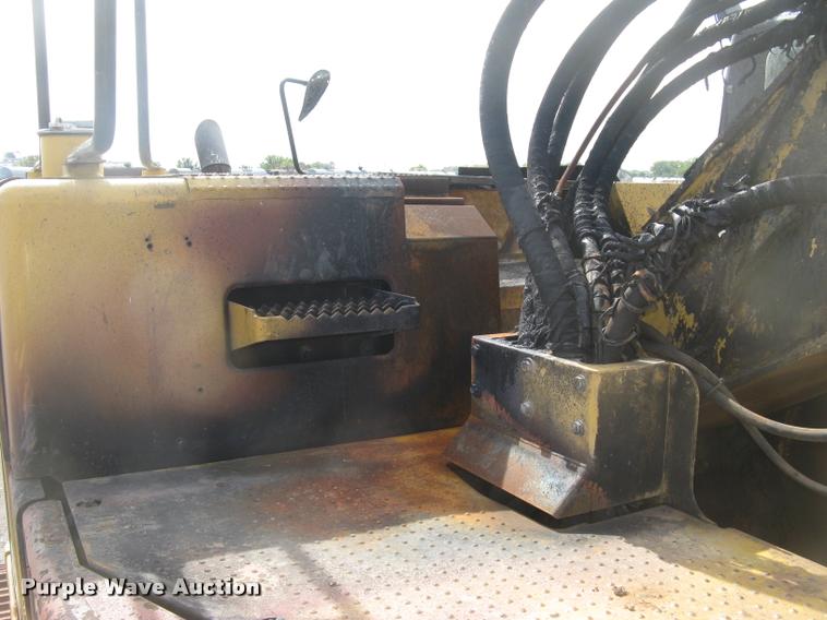 image for item L3897 2009 Caterpillar 328D LCR excavator