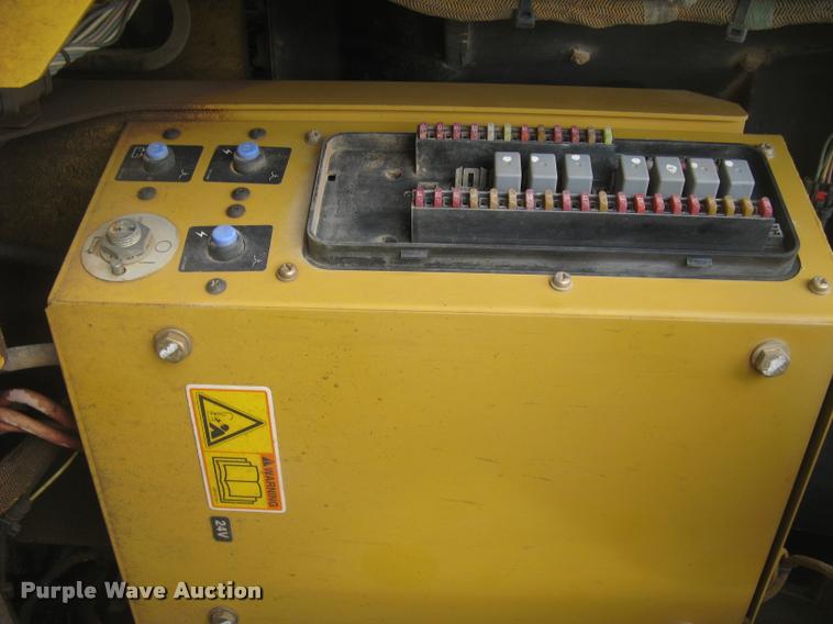 image for item L3897 2009 Caterpillar 328D LCR excavator