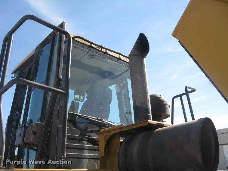 image for item L3901 2001 Caterpillar 950G wheel loader