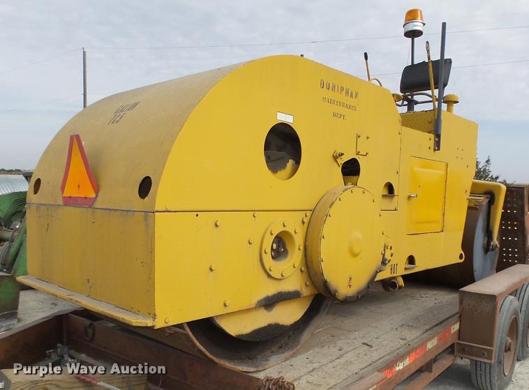 image for item L4102 Galion TC5 double drum roller