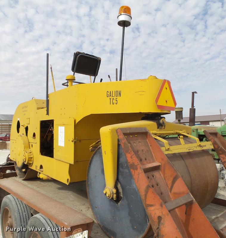 image for item L4102 Galion TC5 double drum roller