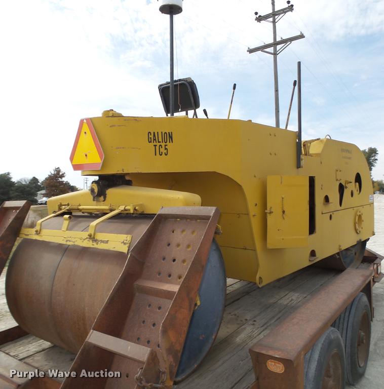 image for item L4102 Galion TC5 double drum roller