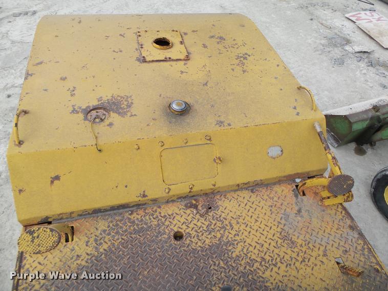 image for item L4102 Galion TC5 double drum roller