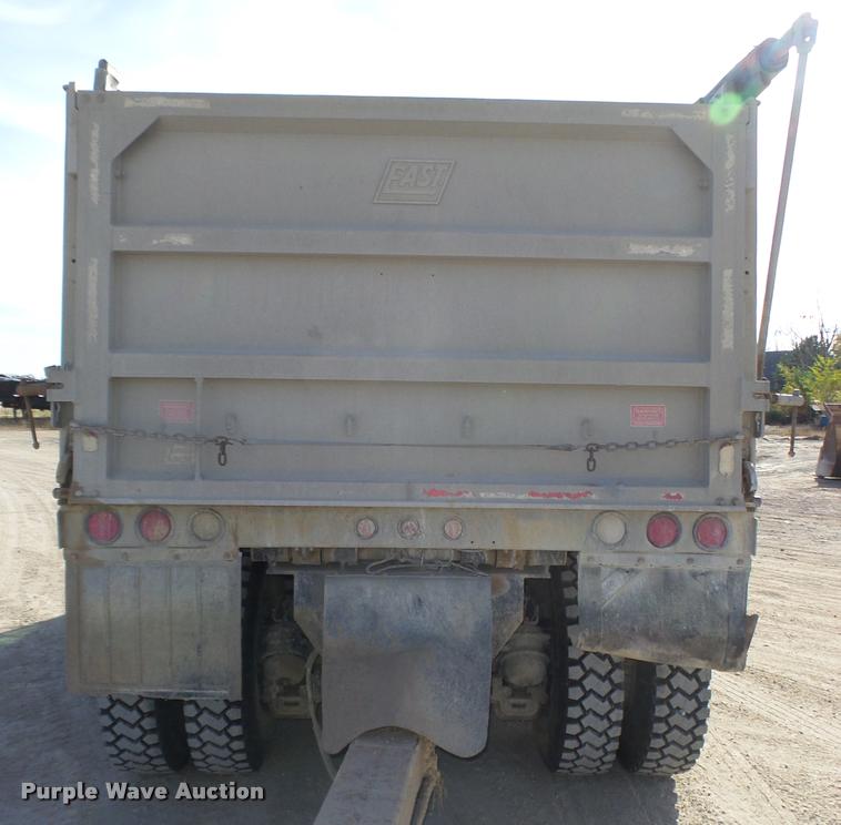 image for item L4111 2000 Mack RD688S dump truck