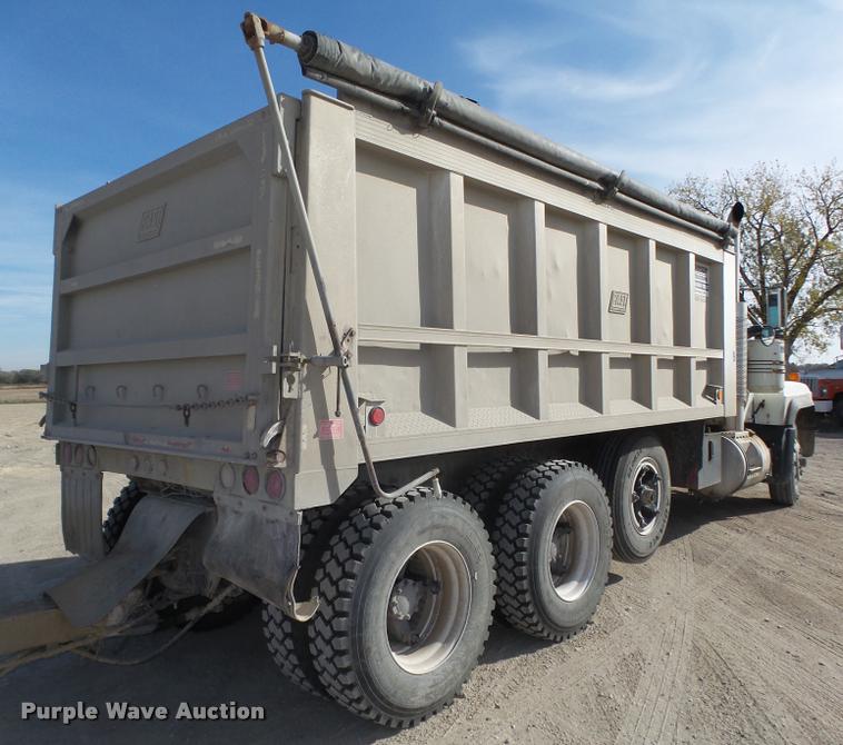 image for item L4111 2000 Mack RD688S dump truck