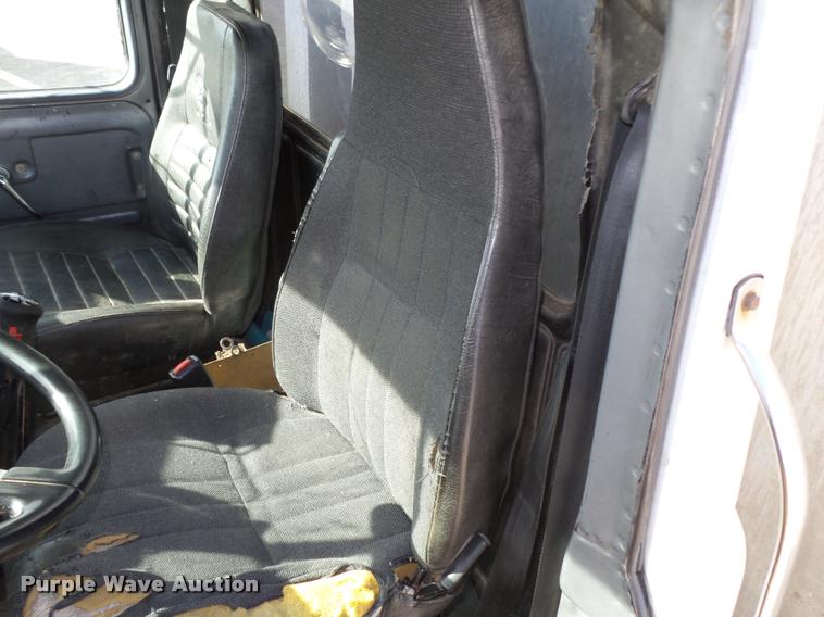 image for item L4111 2000 Mack RD688S dump truck