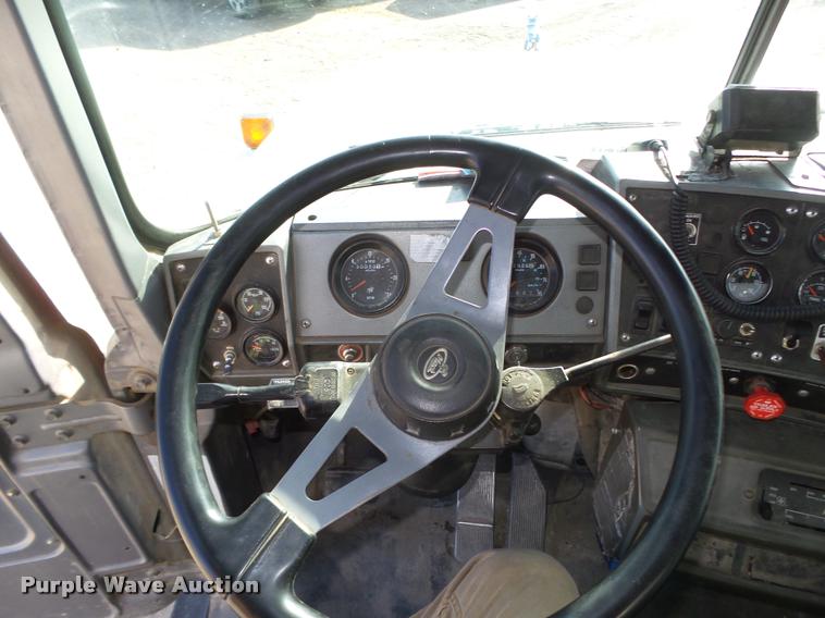 image for item L4111 2000 Mack RD688S dump truck