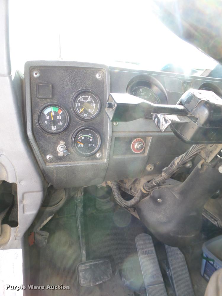 image for item L4111 2000 Mack RD688S dump truck