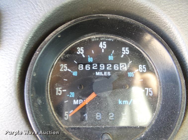 image for item L4111 2000 Mack RD688S dump truck