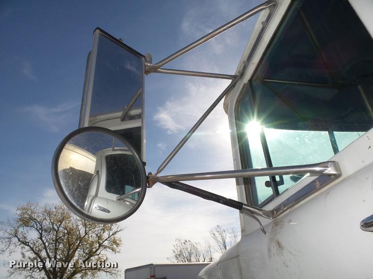 image for item L4111 2000 Mack RD688S dump truck