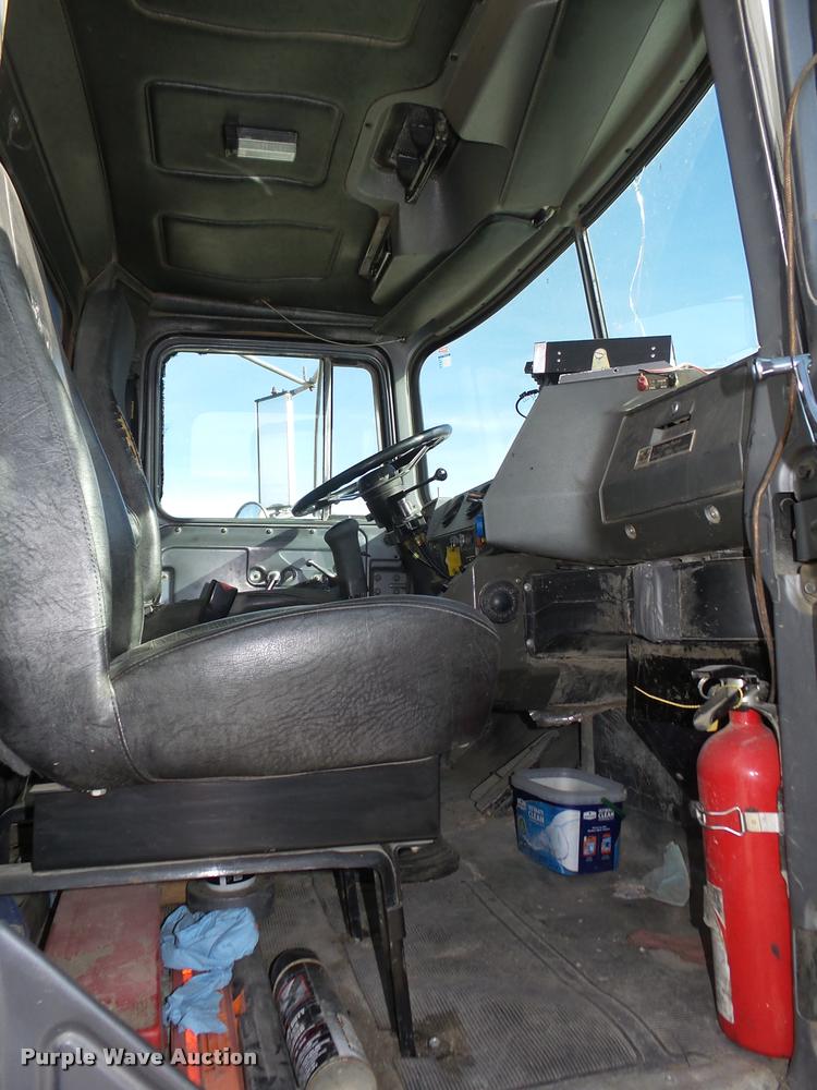 image for item L4111 2000 Mack RD688S dump truck