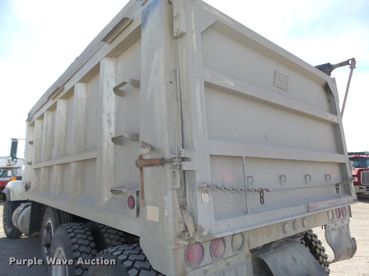 image for item L4111 2000 Mack RD688S dump truck