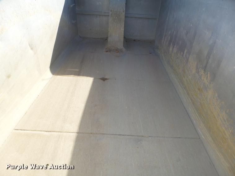 image for item L4111 2000 Mack RD688S dump truck