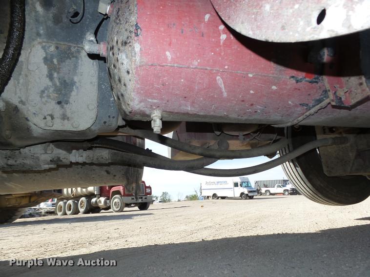 image for item L4111 2000 Mack RD688S dump truck