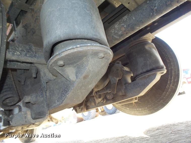 image for item L4111 2000 Mack RD688S dump truck